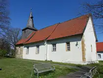 Baddeckenstedt, evangelische St. Paulus Kirche, erbaut im 13. Jahrhundert, westliches Teil des Kirchenschiffs erbaut 1842 (20.04.2025)