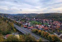 Vom Steinberg kann der Herzberger Ortsteil Scharzfeld vollstndig berblickt werden. Zustzlich tangiert die Bundesstrae 27 das am Rand des Sdwestharz gelegene Dorf mithilfe mehrerer Talbrcken.

🕓 20.10.2024 | 16:30 Uhr