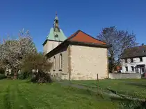 Ortshausen, evangelische St. Johannis Kirche, erbaut 1371 (20.04.2025)