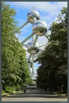 Das anl�sslich der Weltausstellung 1958 errichtete Atomium ist das Wahrzeichen Br�ssels. Im Inneren befindet sich eine Ausstellung zur Geschichte, Lichtkunstwerke und ein Restaurant. (05.05.2025)