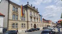 Bayreuth - Ludwigstrae mit Verwaltungsgebude der Regierung von Oberfranken, 18.06.2025
