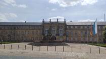 Bayreuth - Residenzplatz mit Neuem Schloss und Markgrafenbrunnen, 18.06.2025