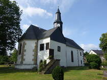 Kleinwolmsdorf, evangelische Kirche, erbaut im 13. Jahrhundert, barock verndert im 17. Jahrhundert (05.06.2025)