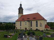Sohland, evangelische Kirche, erbaut 1824 nach Plnen von Carl Christian Escke, Kirchturm erbaut 1846 (05.06.2025)