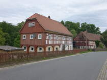 Dittersbach auf dem Eigen, Umgebindehuser an der Dorfstrae (06.06.2025)