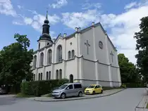 Gau�ig, evangelische St. Martin Kirche. Neoromanische Saalkirche mit barockem Westturm, Kirchturm erbaut 1784, Langhaus erbaut von 1873 bis 1874 nach Pl�nen von Carl August Schramm (06.06.2025)
