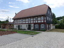Kirschau, Fachwerkhaus von 1850 am Dorfplatz (06.06.2025)