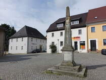 Elstra, kurschsische Postsule von 1725 am Marktplatz (07.06.2025)