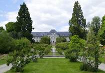 Wesserling, Blick vom Schlopark zum Schlo, Mai 2025