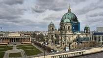 Blick vom Dach des Humboldt Forums auf den Berliner Dom am 13.03.25.