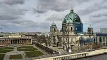 Blick vom Dach des Humboldt Forums auf den Berliner Dom am 13.03.25.