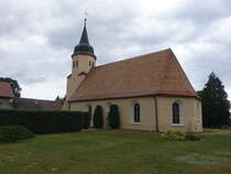 Geierswalde, evangelische Dorfkirche, erbaut im 15. Jahrhundert, von 1678 bis 1679 im Barockstil umgebaut (08.06.2025)