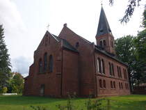Gro Luja, evangelische Kirche, erbaut von 1898 bis 1899, neugotische Saalkirche aus Backstein (08.06.2025)