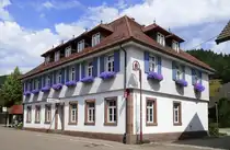Schenkenzell im mittleren Schwarzwald, das Rathaus der knapp 2000 Einwohner z�hlenden Stadt an der Kinzig, Juli 2025 