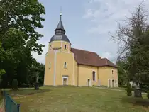 Ressen, evangelische Dorfkirche, erbaut im 15. Jahrhundert (08.06.2025)