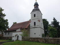 Sallgast, frhgotische evangelische Kirche, erbaut im 14. Jahrhundert (08.06.2025)