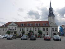 Spremberg, Rathaus am Marktplatz, erbaut von 1933 bis 1934 (08.06.2025)