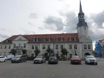 Spremberg, Rathaus am Marktplatz, erbaut von 1933 bis 1934 (08.06.2025)
