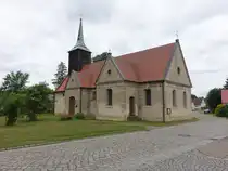 G�rlsdorf, evangelische Kirche, erbaut im 14. Jahrhundert, 1782 verl�ngert nach Osten (09.06.2025)