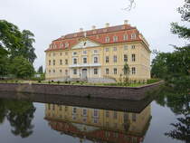 Wachau, Barockschloss, erbaut von 1730 bis 1741 durch Magdalena Sophie Grfin von Schnfeld (10.06.2025)