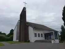Hiddesen, Pfarrkirche St. Stephanus, erbaut von 1957 bis 1958 nach Pl�nen von Herman Gehrig (15.06.2025)
