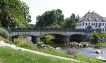 Donaueschingen, die Schtzenbrcke ber die Brigach, erbaut 1838-41, Renovierungen 1988 und 2013, Aug.2025