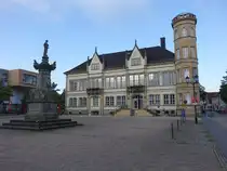 Horn-Bad Meinberg, Rathaus am Markt, erbaut 1865 bis 1866 (16.06.2025)