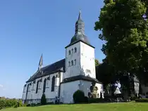 Altenr�then, Pfarrkirche St. Gervasius und St.-Protasius, erbaut ab 1664, dreijochige verputzte Saalkirche (18.06.2025)
