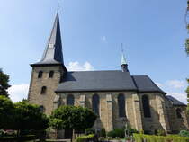 Berge, Pfarrkirche St. Michael,  dreijochige, barocke Saalkirche, Kirchturm erbaut 1737, Langhaus und Chor erbaut 1750 (18.06.2025)