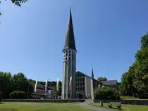 Belecke, Pfarrkirche Hl. Kreuz, erbaut bis 1961 (19.06.2025)