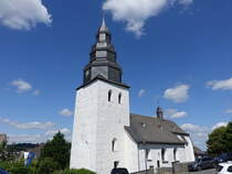 Eversberg, Pfarrkirche St. Johannes, erbaut im 13. Jahrhundert (19.06.2025)