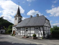 Helmeringhausen, altes Schulhaus, erbaut von 1834 bis 1835, als Schule benutzt bis 1893 (19.06.2025)