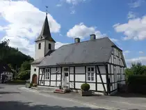 Helmeringhausen, altes Schulhaus, erbaut von 1834 bis 1835, als Schule benutzt bis 1893 (19.06.2025)