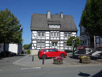 Bad Fredeburg, Volksbankgebude am Kirchplatz (20.06.2025)