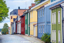 Farbige Holzhuser in Rdhusgatan in Vstervik (Smland, Schweden). Aufnahme: 20. August 2025.
