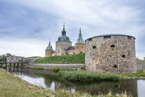 Schloss Kalmar - Am 17. Juni 1397 fdelte Margarete I. von Dnemark im Schloss die Kalmarer Union ein, die zur Vereinigung der Knigreiche Dnemark, Norwegen und Schweden fhrte. Zum Unionsknig gekrnt wurde der zu dieser Zeit fnfzehnjhrige Erich von Pommern., wobei Margarete die Regierungsgeschfte als Vormund ausbte. Aufnahme;: 25. August 2025.