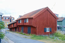 Holzhaus in Falunrot gestrichen im Zentrum von Vstervik. Aufnahme: 20. August 2025.