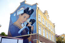 Giebelgemlde in der Hamngatan in Oskarshamn. Aufnahme: 23. August 2025.