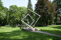 Donaueschingen, Denkmal fr die Grnder der  Neue Musik Donaueschingen , ein Festival fr zeitgenssische Kunstmusik, erstmals 1921 veranstaltet, Aug.2025