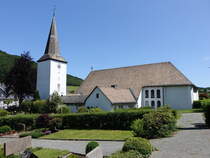 Grafschaft, Pfarrkirche St. Georg, erbaut von 1963 bis 1964 durch den Architekten Heinrich Stiegemann (20.06.2025)