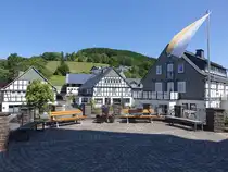 Nordenau, Fachwerkh�user am Heinrich K�ppler Platz (20.06.2025)