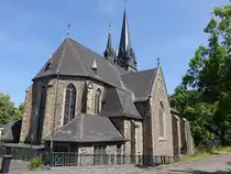 Altenhundem, Pfarrkirche St. Agatha, erbaut von 1900 bis 1901 durch die Architekten Ludwig Becker und Wilhelm Sunder-Pla�mann (20.06.2025)
