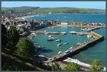 Blick von der Steilk�ste auf den Hafen von Stonehaven und die angrenzende Altstadt. (16.05.2025)