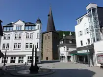 Plettenberg, Geb�ude und Christuskirche am Kirchplatz (21.06.2025)