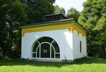 Donaueschingen, das Fischhaus im Schlo�park, die R�ckseite, Aug.2025