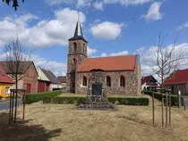 Buchholz, evangelische Kirche, Feldsteinkirche aus dem 13. Jahrhundert (04.07.2025)