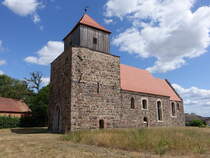 Lsse, evangelische Dorfkirche, Feldsteinkirche aus dem 13. Jahrhundert (04.07.2025)