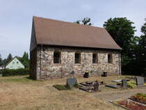 Gbel, evangelische Kirche, Feldsteinkirche, erbaut 1730 (05.07.2025)