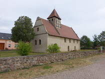 Isterbies, evangelische Patronatskirche, sptromanische Feldsteinkirche (05.07.2025)