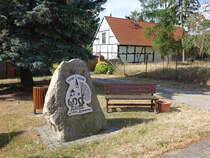Kpernitz, Gedenkstein an der Kpernitzer Dorfstrae (05.07.2025)